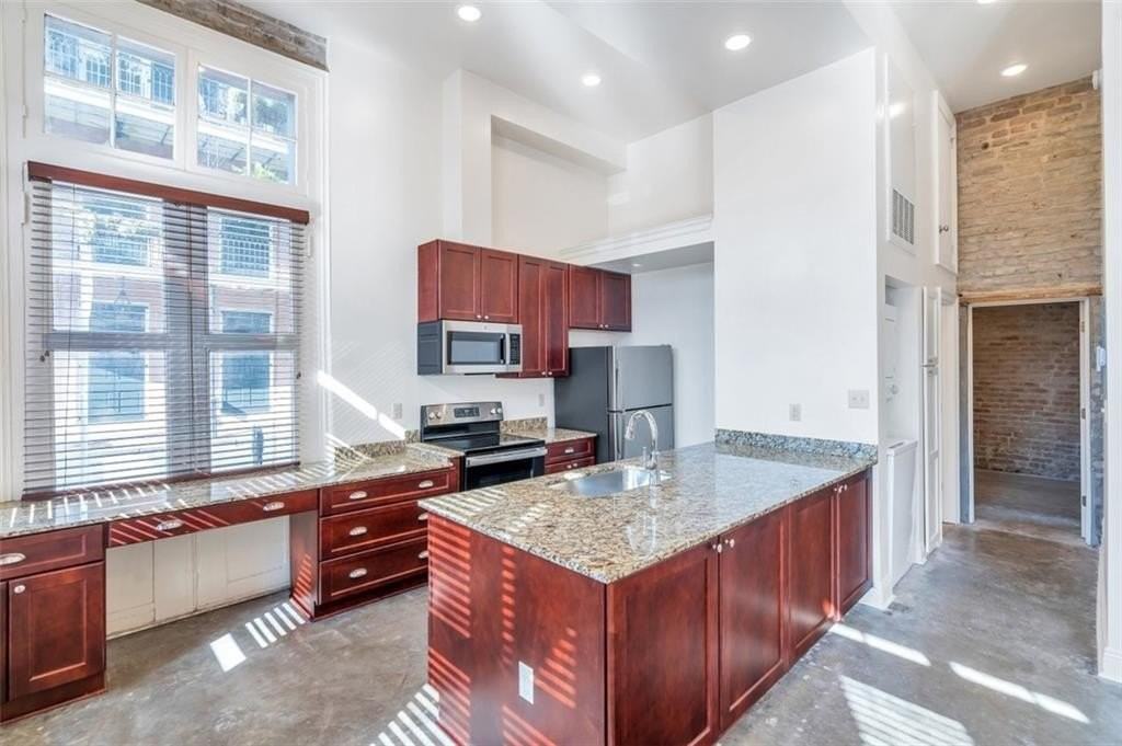 438 Dauphine St Apt 1a - Photo 6 of 18