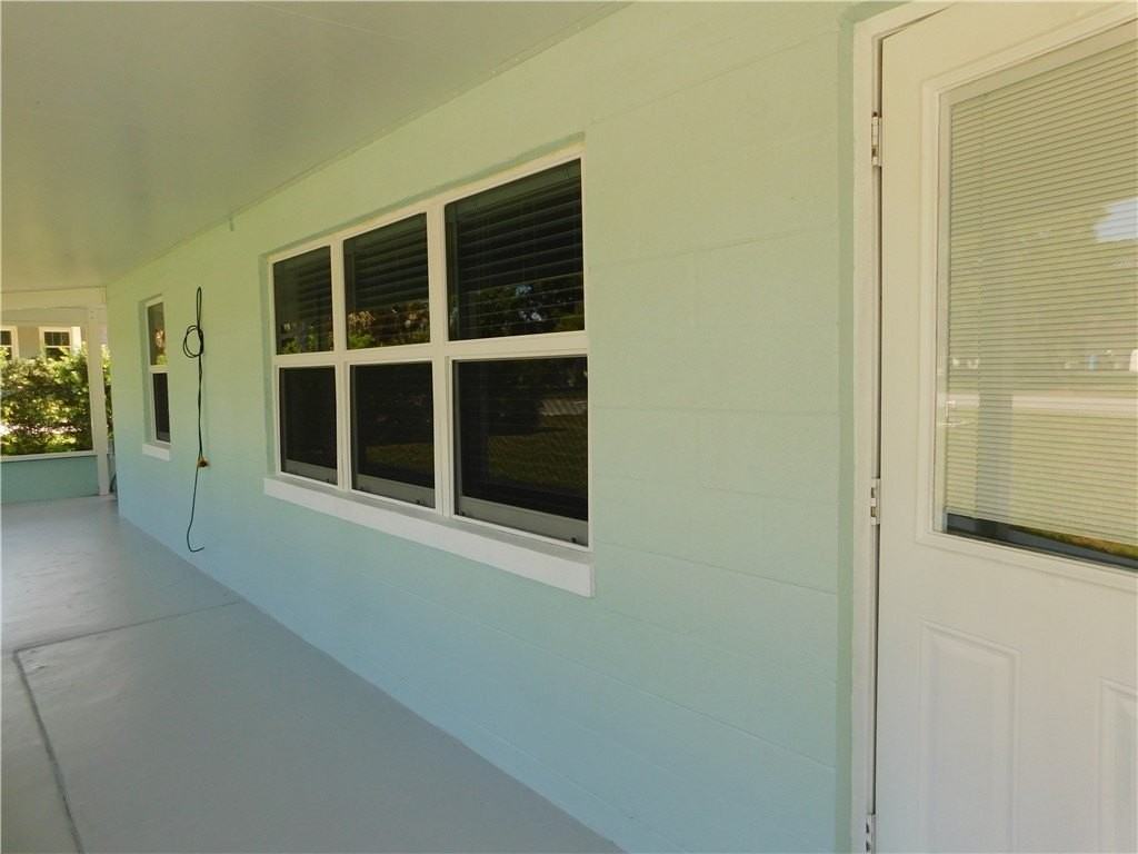 9896 Pine St - Photo 2 of 14