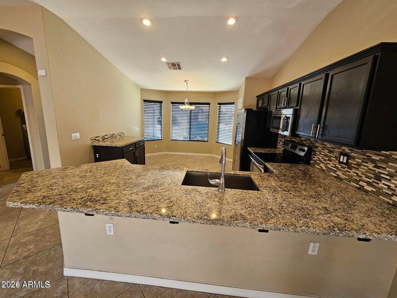 16804 N 20th St - Photo 6 of 23