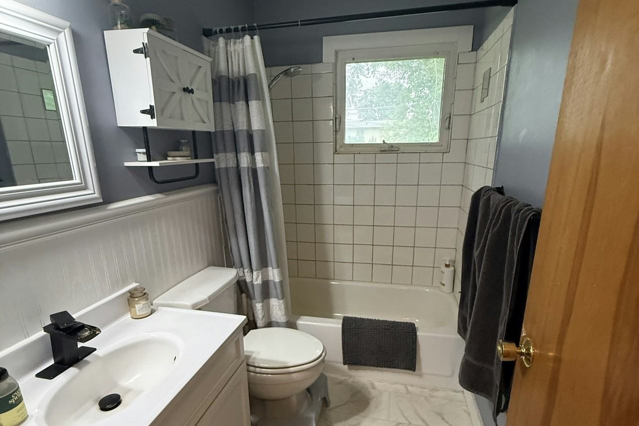 518 8th Street North, Unit A - Photo 3 of 10