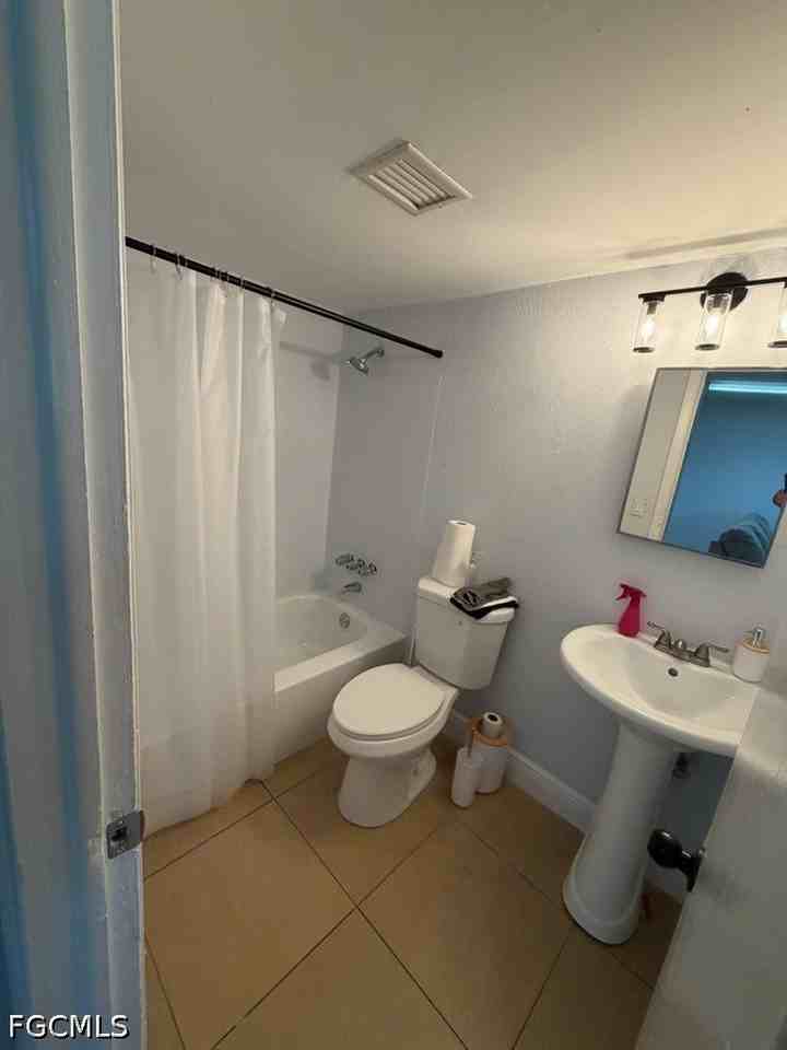 2535 Parkway St - Photo 3 of 10