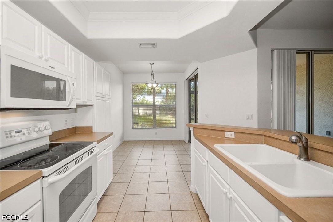 11640 Marino Ct #403 - Photo 5 of 33