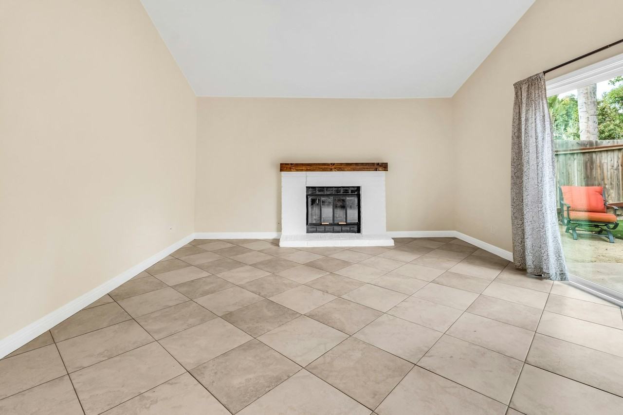 2166 Pueblo Glen - Photo 5 of 24