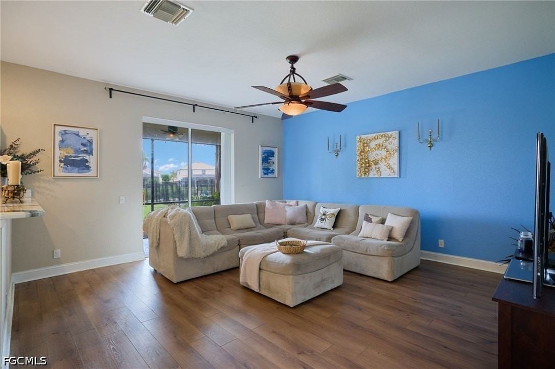 2059 Willow Branch Dr - Photo 3 of 24