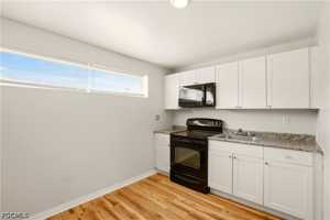 featured image of 1640 Daniels Dr #B