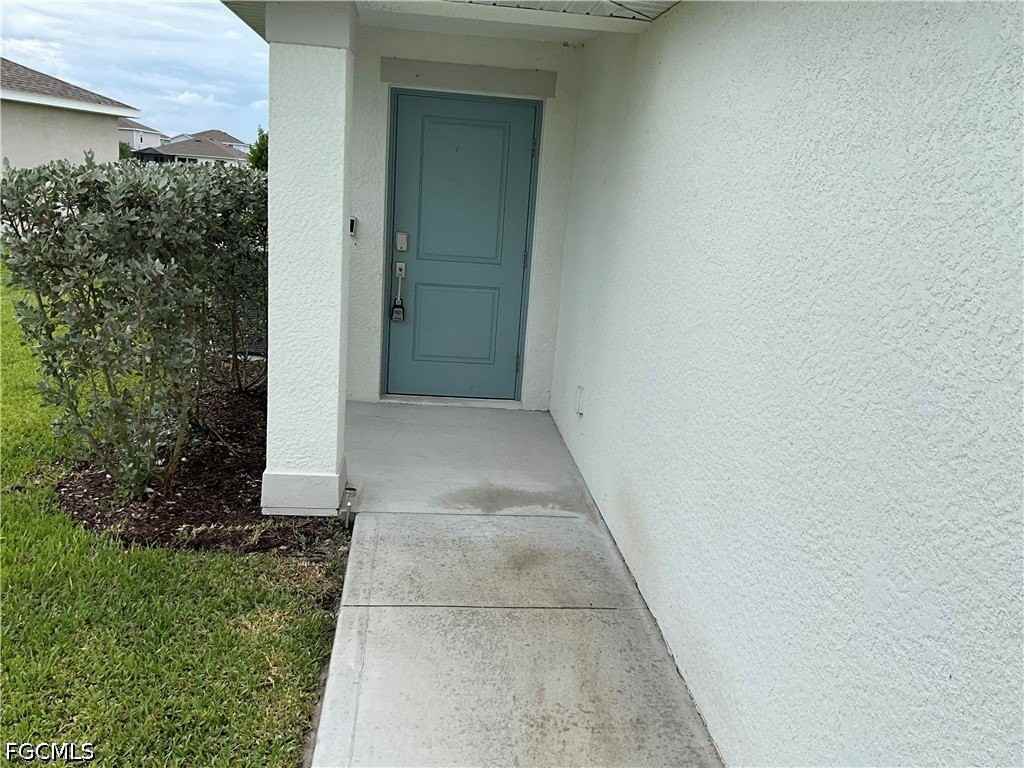 12245 Savanna Lakes Blvd - Photo 2 of 18