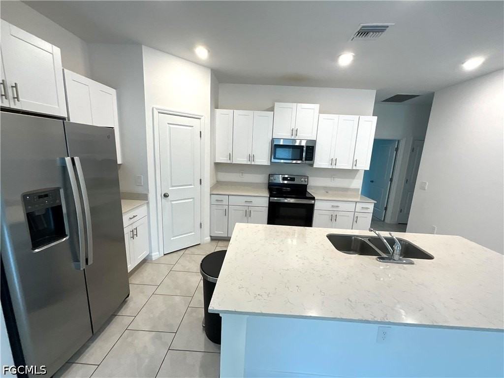 12245 Savanna Lakes Blvd - Photo 3 of 18