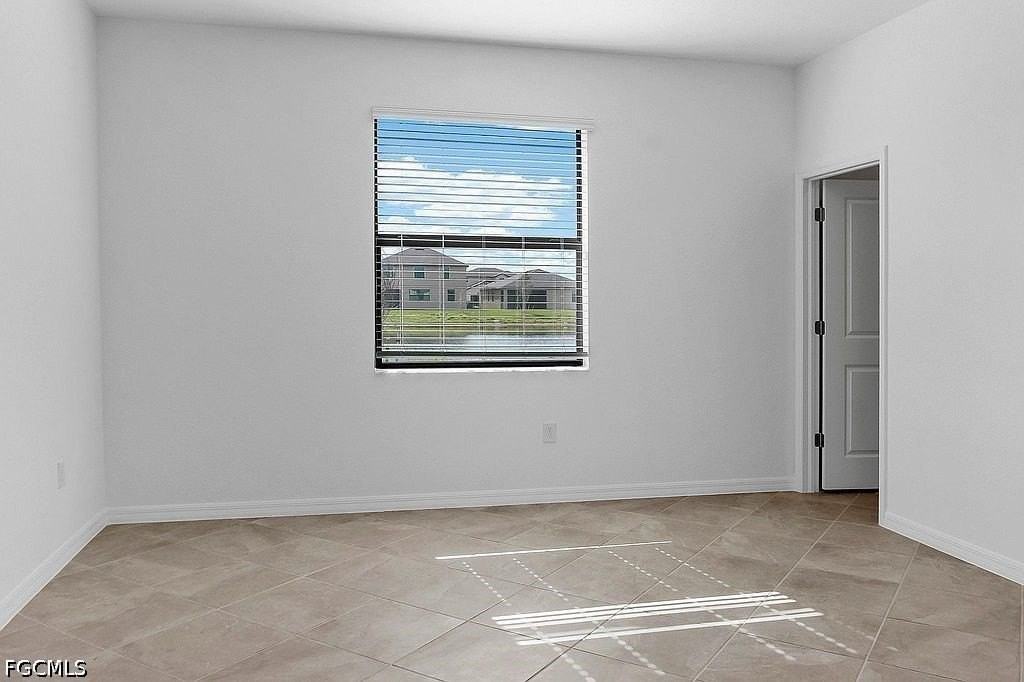 14882 Portico Blvd - Photo 5 of 48