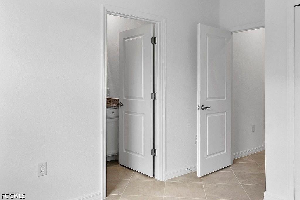 14882 Portico Blvd - Photo 6 of 48
