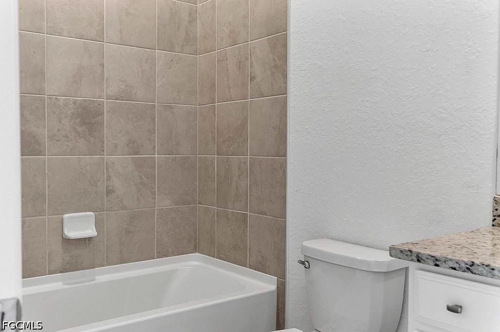 14882 Portico Blvd - Photo 7 of 48