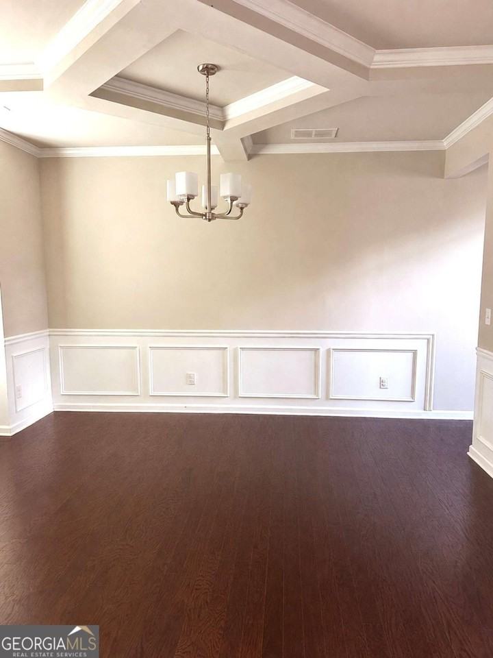237 Franklin St - Photo 3 of 22