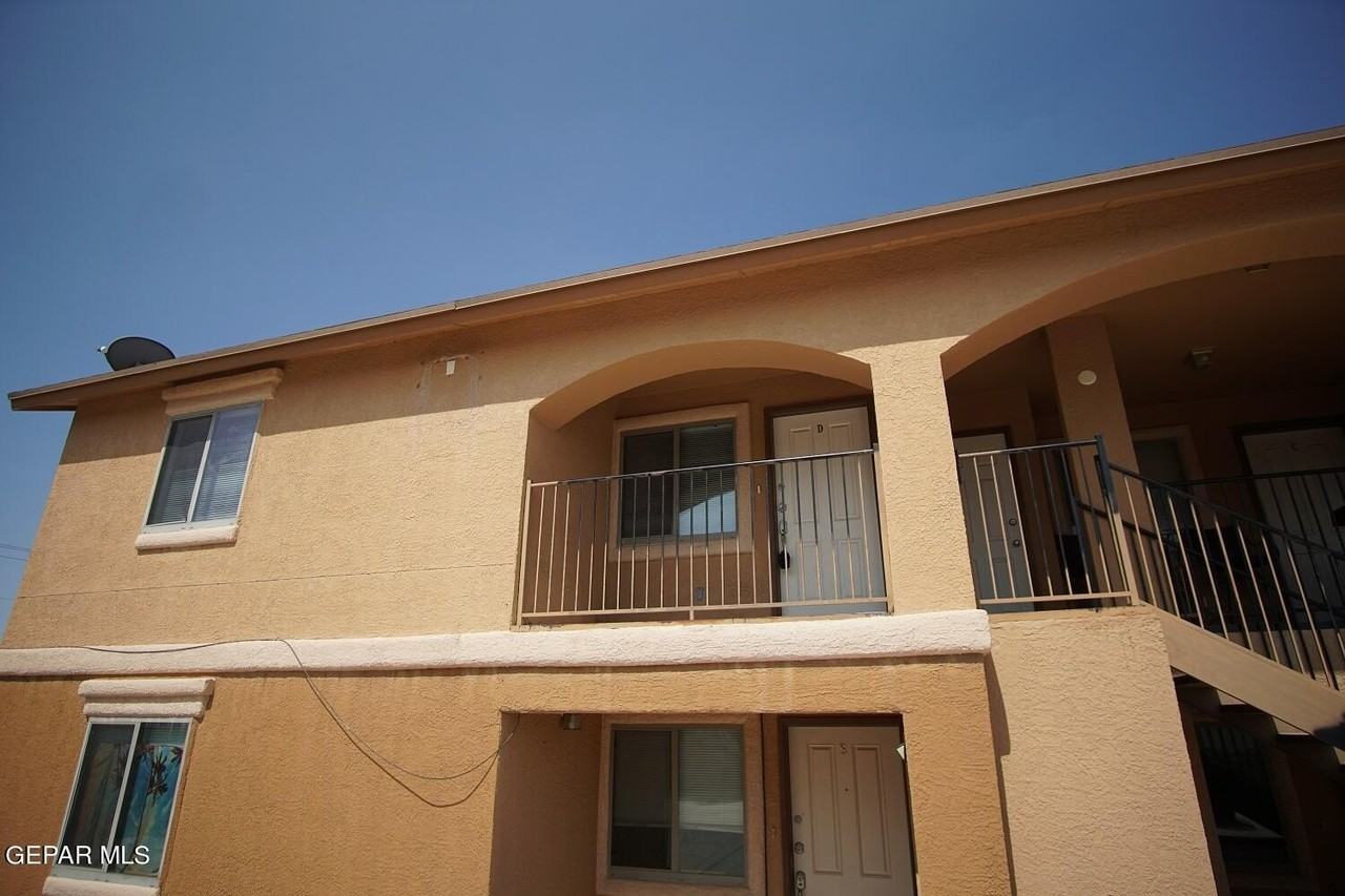 3400 Blue Earth Ln #D - Photo 2 of 13