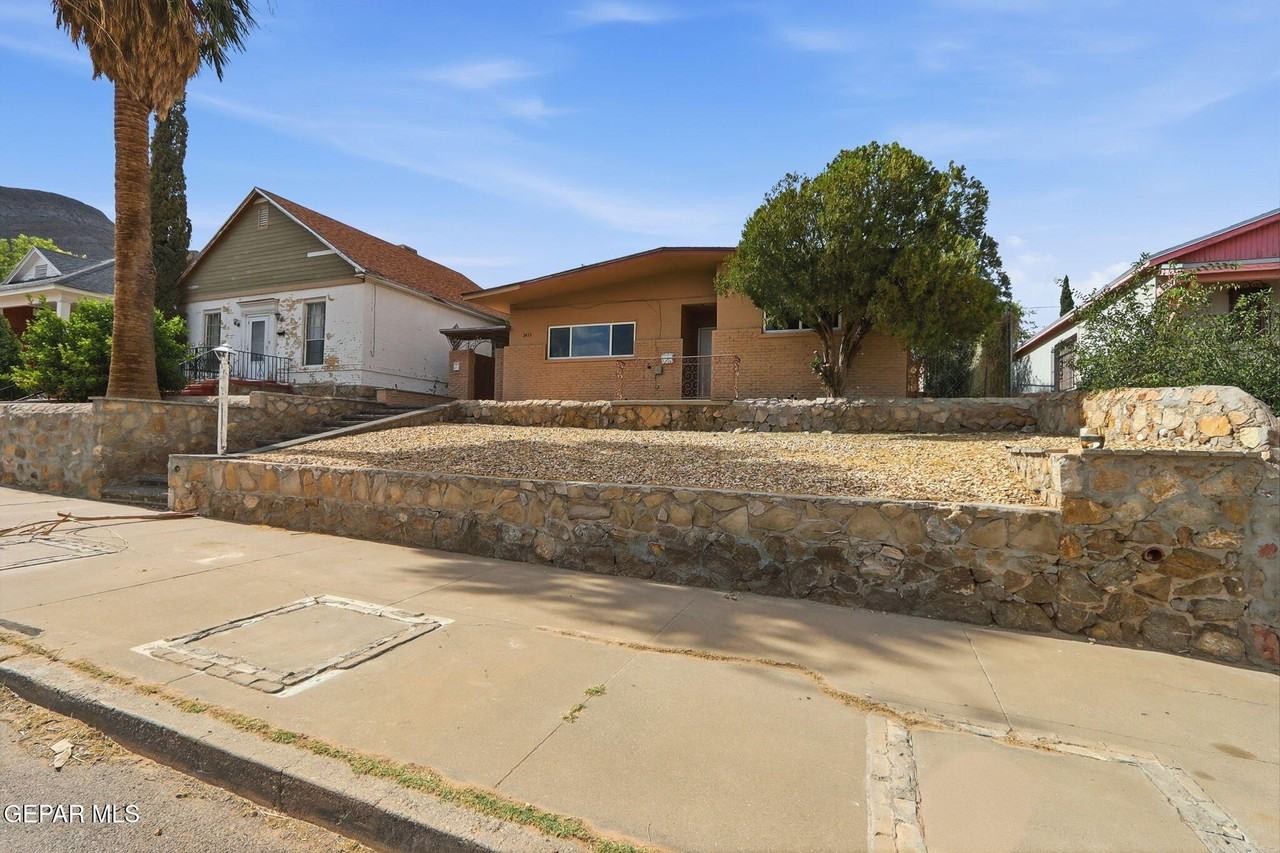 2413 Copper Ave #A - Photo 3 of 29