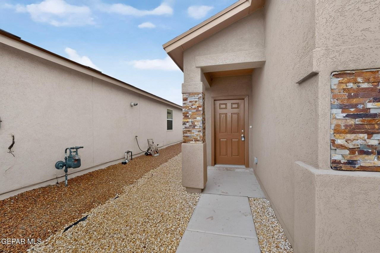 12621 Cono Norte Dr - Photo 2 of 38