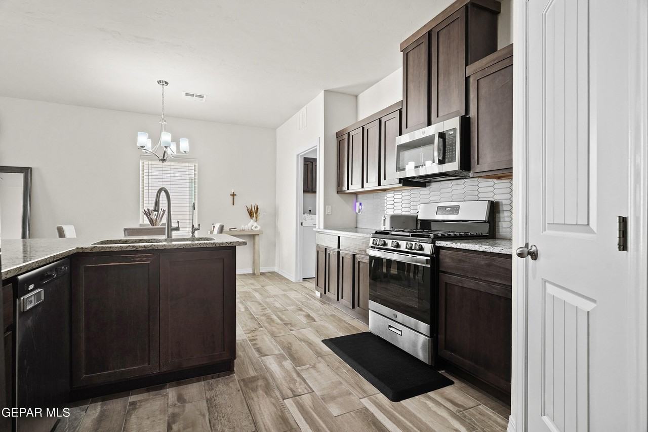 5064 Andrew Jorel Dr - Photo 6 of 30