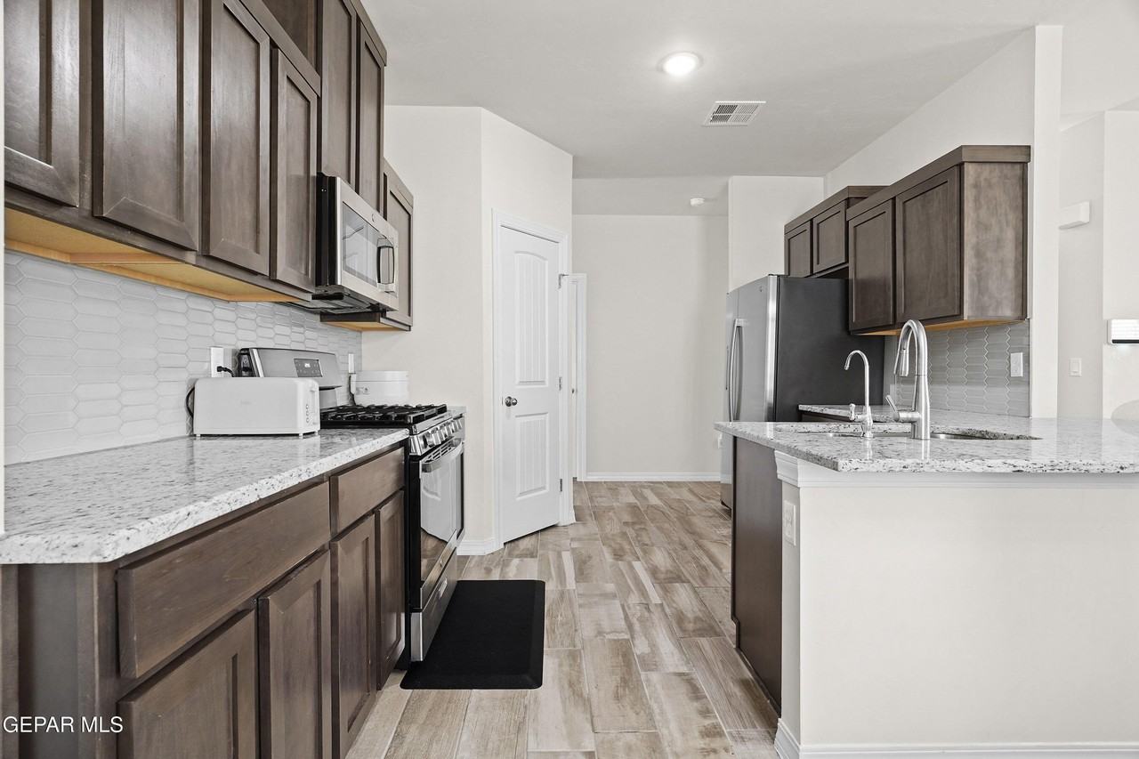 5064 Andrew Jorel Dr - Photo 7 of 30