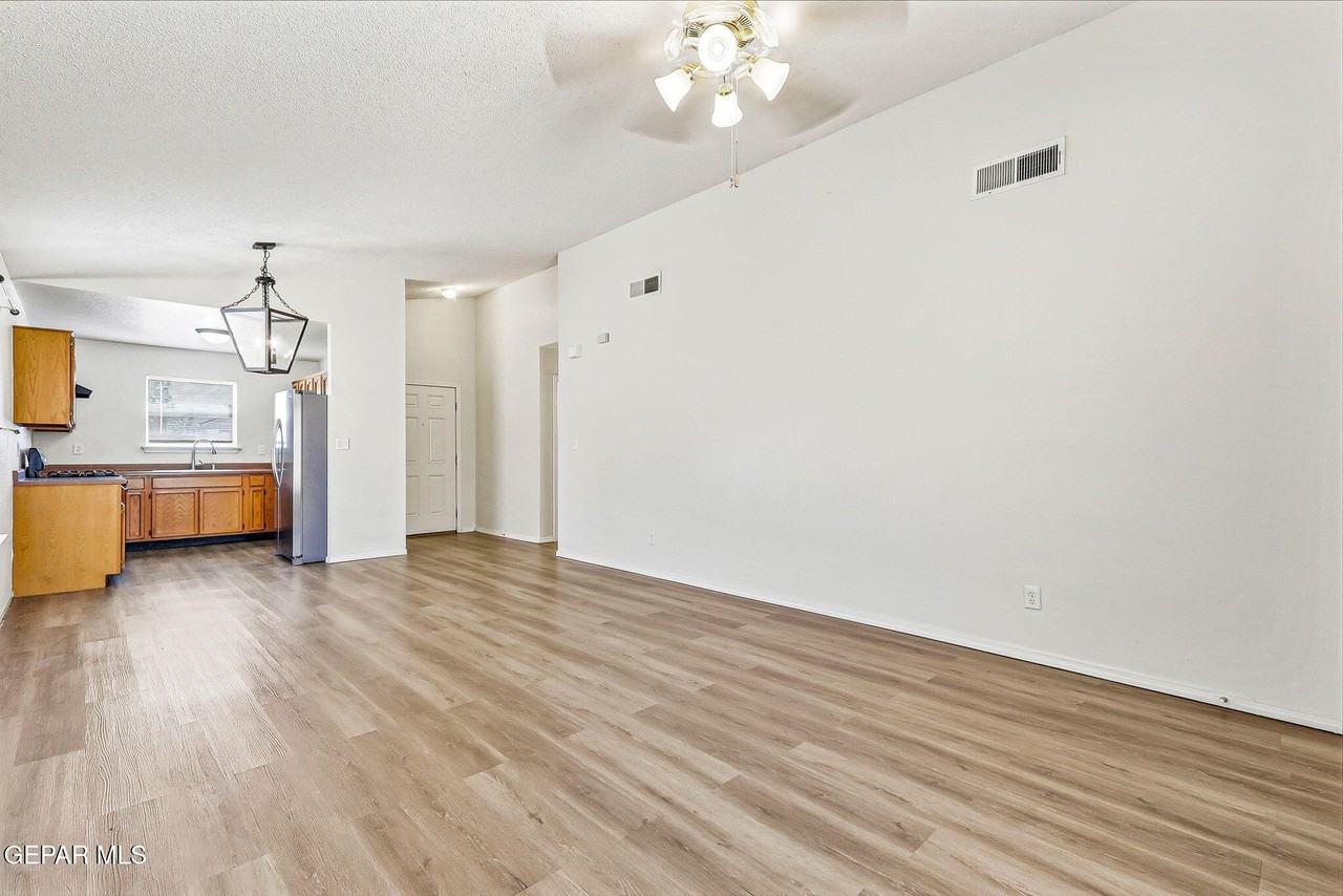 7261 Sachet Cliff Dr - Photo 6 of 27