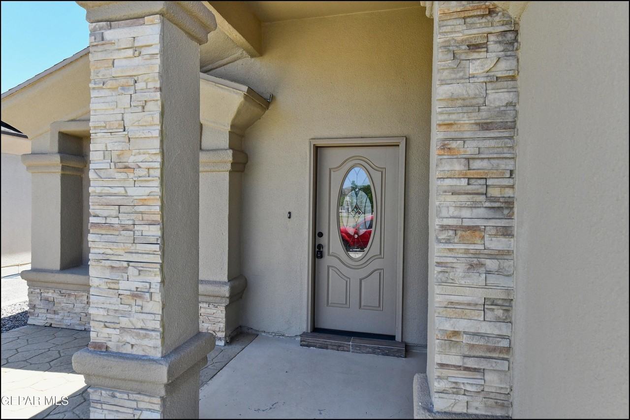 12060 Mesquite Thorn Dr - Photo 5 of 45