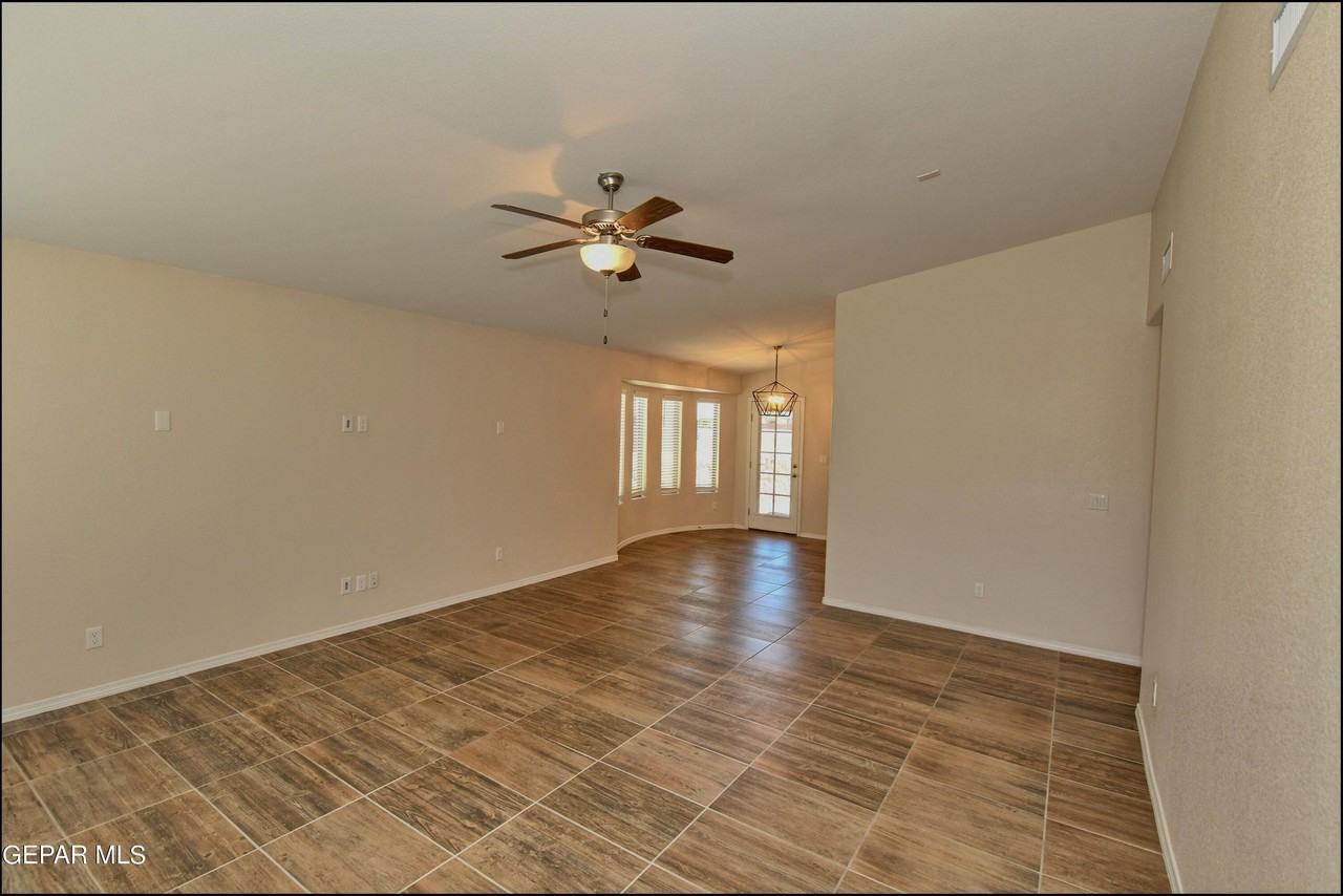 12060 Mesquite Thorn Dr - Photo 7 of 45