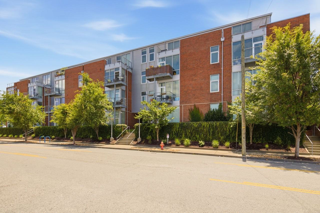 926 Woodland St #404 - Photo 2 of 29