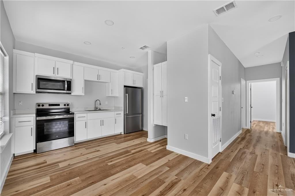 1207 W Kennedy St #4 - Photo 5 of 16