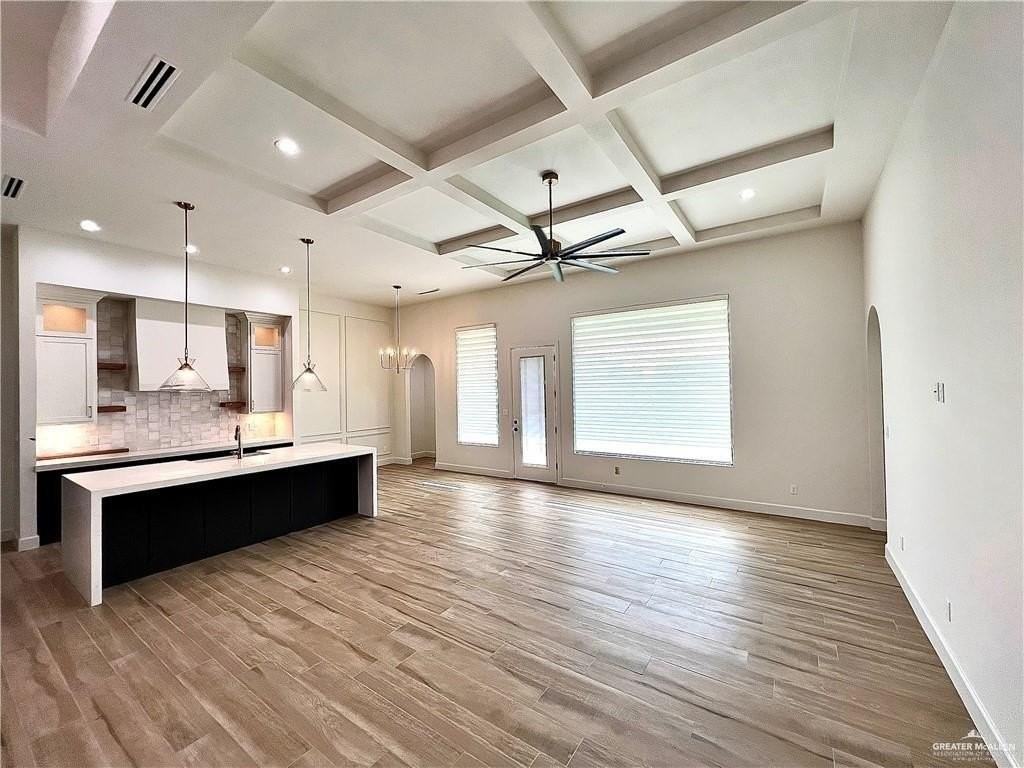 4805 N 28th St - Photo 4 of 14