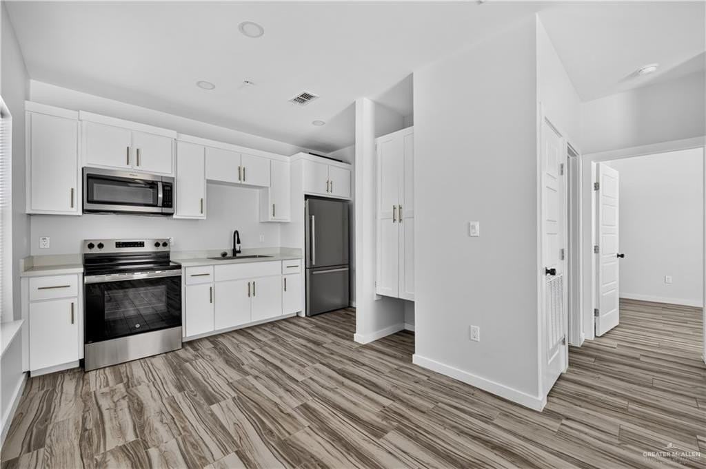 1207 W Kennedy St #6 - Photo 6 of 16