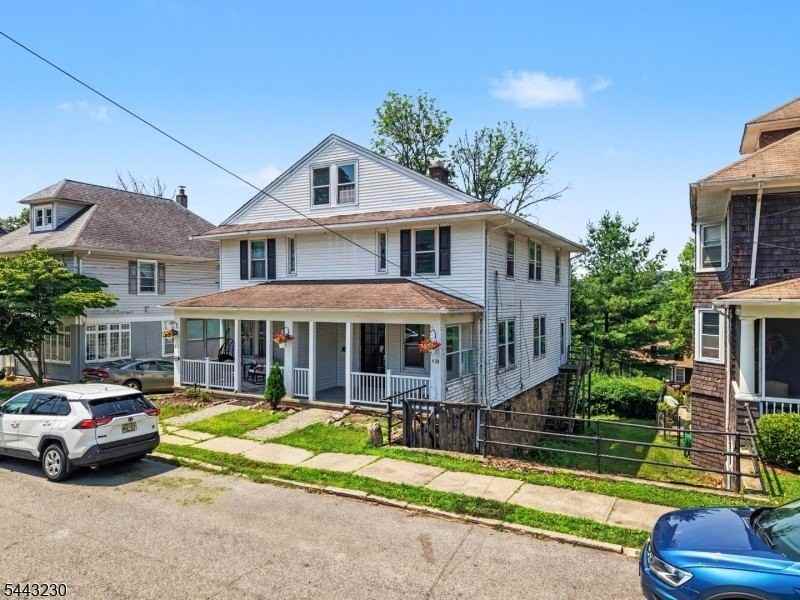 420 Hill St - Photo 4 of 20