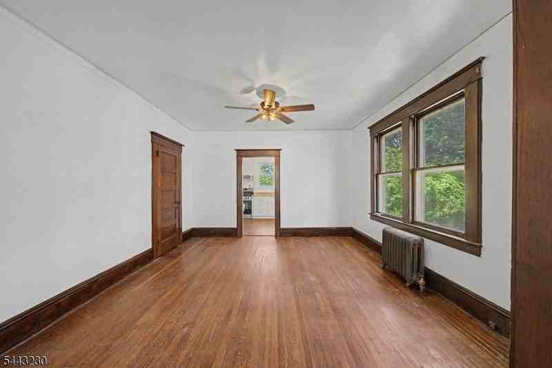420 Hill St - Photo 6 of 20