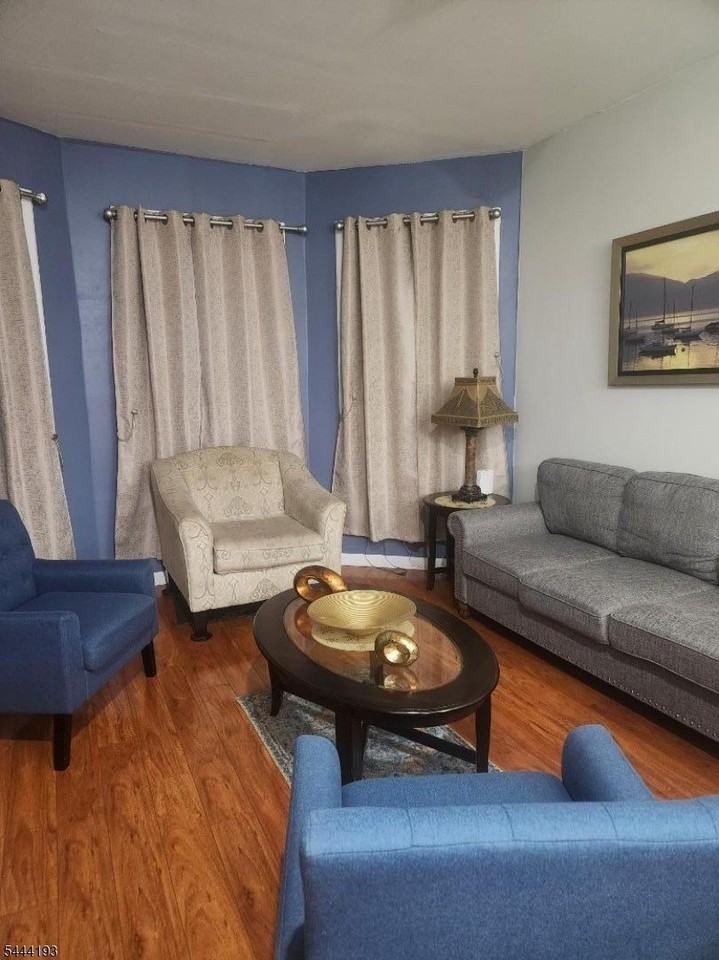 342 Rosehill Pl - Photo 2 of 7