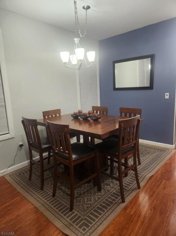 342 Rosehill Pl - Photo 3 of 7
