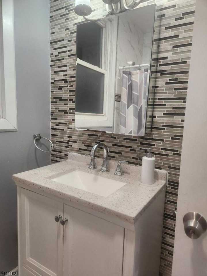 342 Rosehill Pl - Photo 6 of 7