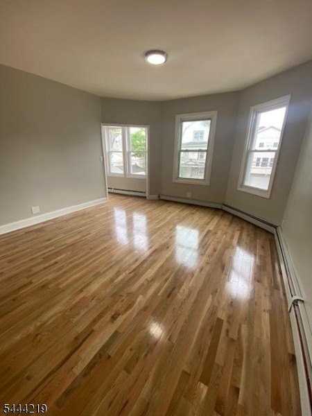 180 N 12th St - Photo 4 of 9