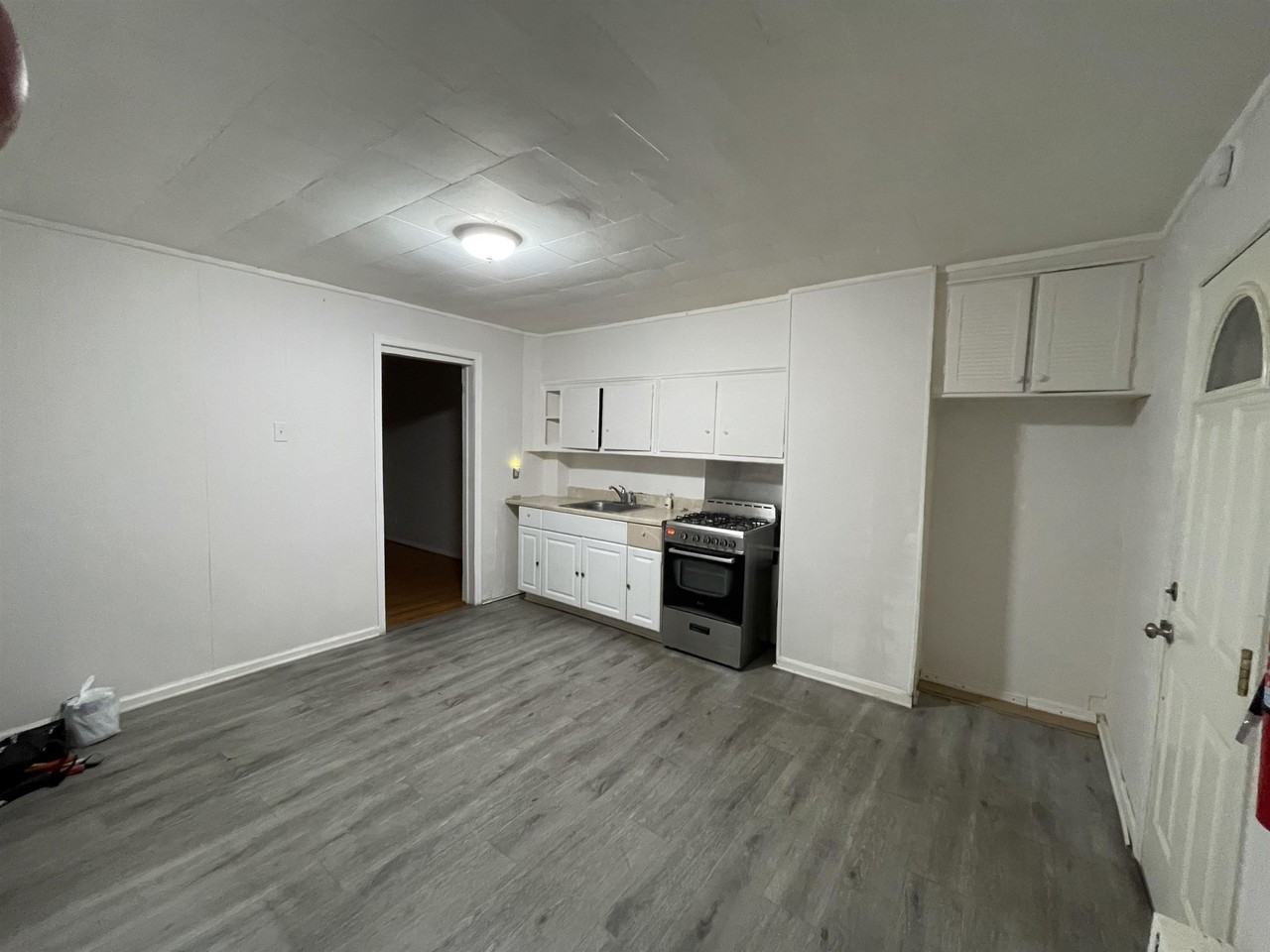 861 7th St - Photo 2 of 6