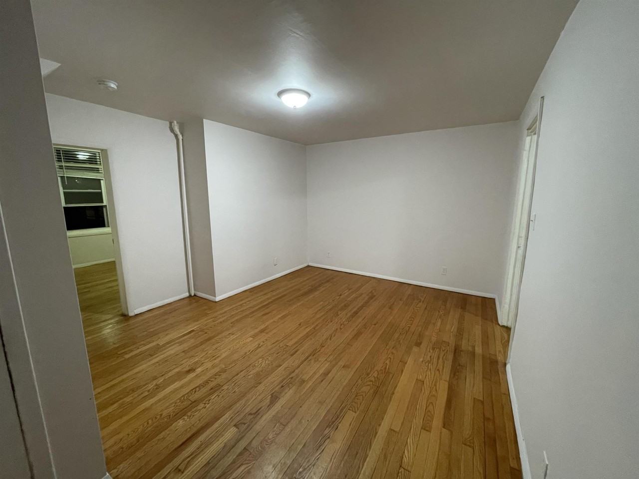 861 7th St - Photo 4 of 6
