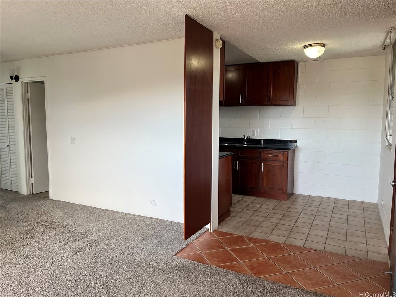 3370 Salt Lake Blvd #308 - Photo 3 of 12