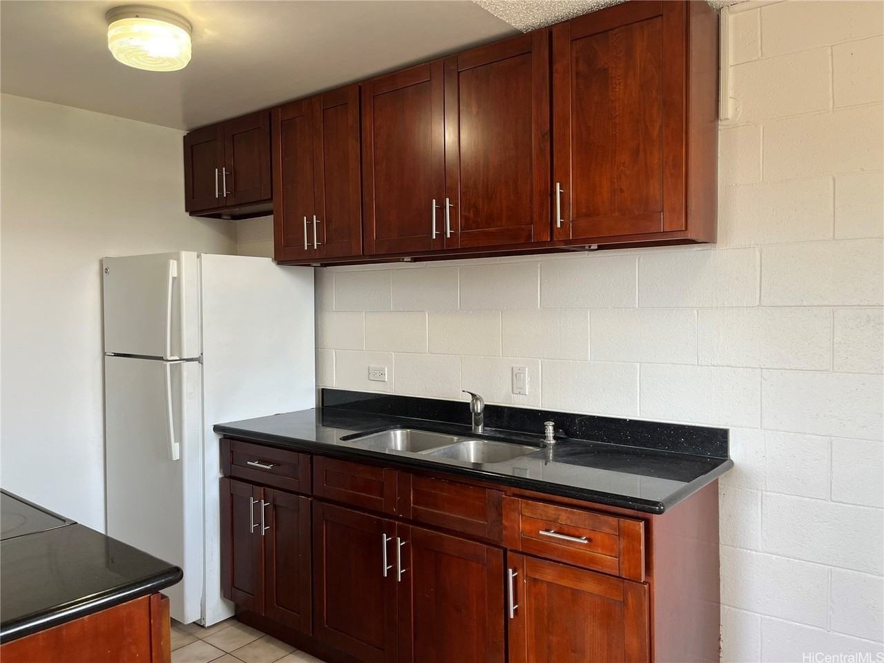 3370 Salt Lake Blvd #308 - Photo 4 of 12