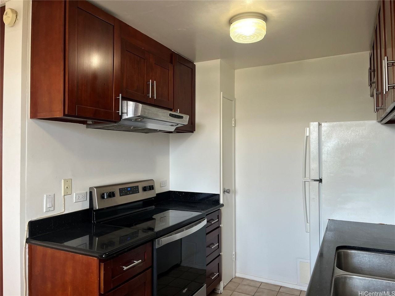 3370 Salt Lake Blvd #308 - Photo 5 of 12