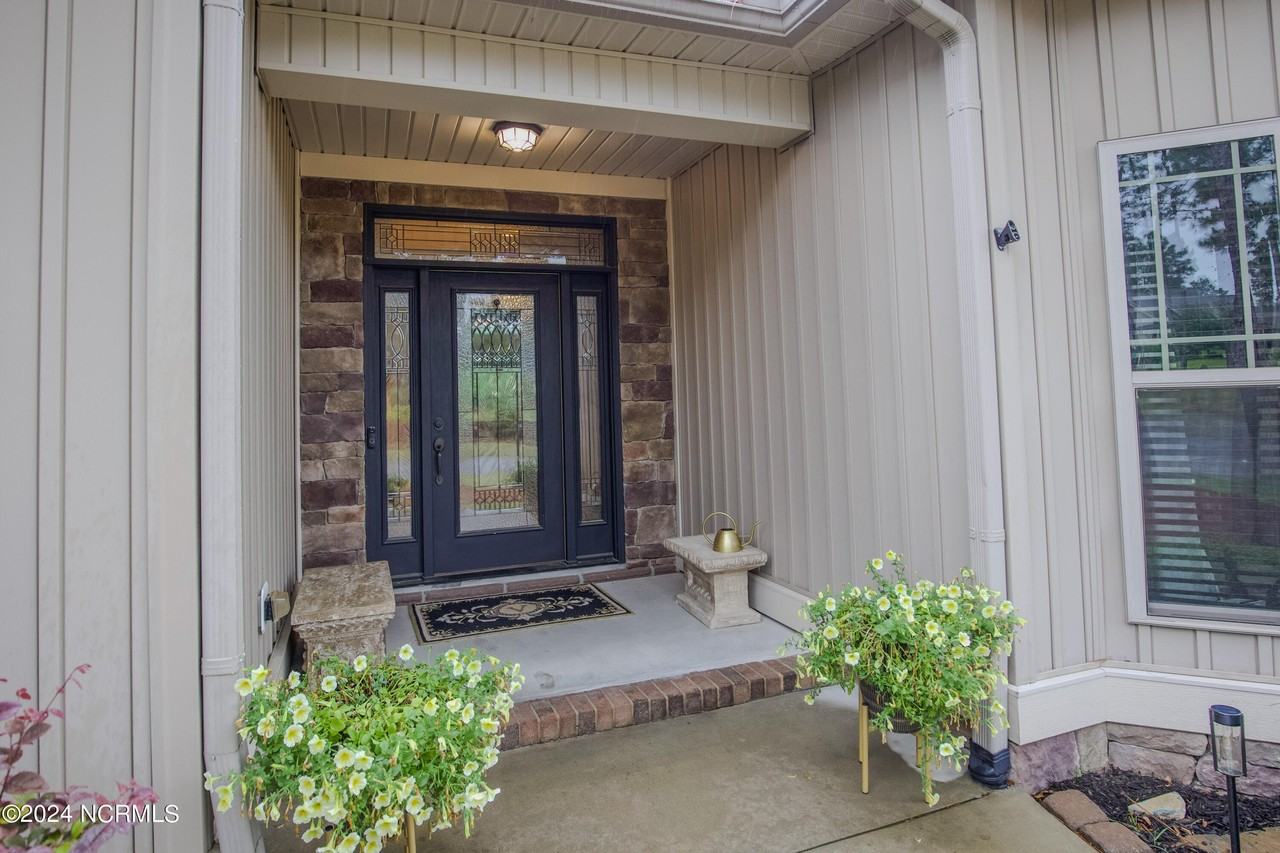 237 Rothbury Dr - Photo 2 of 50