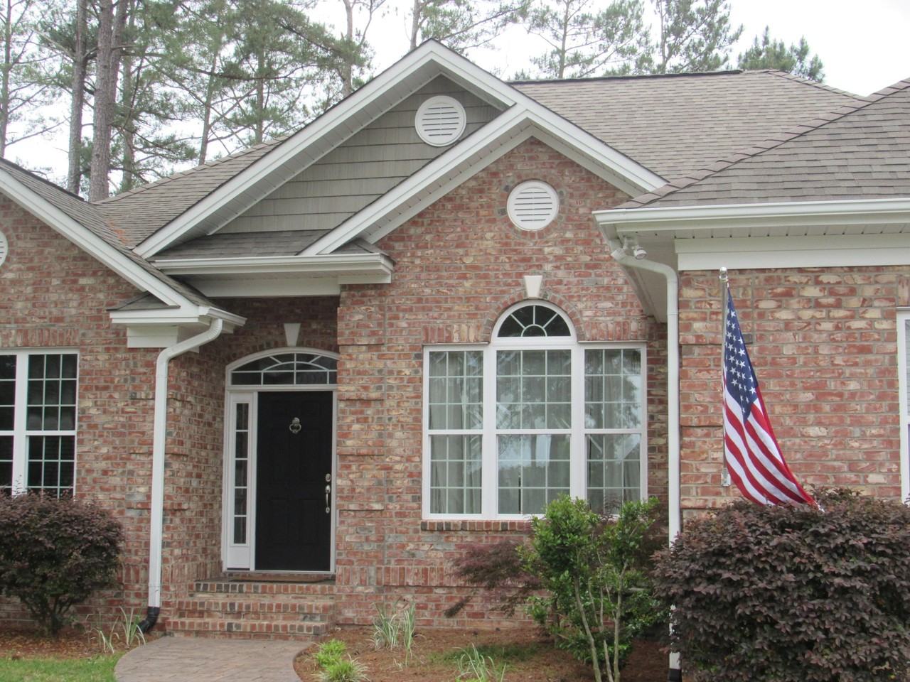 1271 Greenbriar Dr - Photo 2 of 25