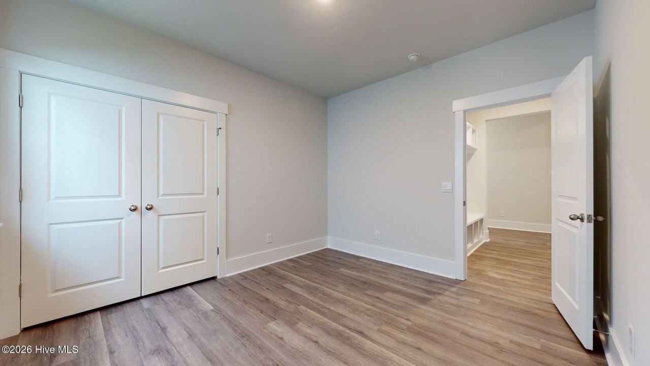 510 Edgewater Way - Photo 4 of 24