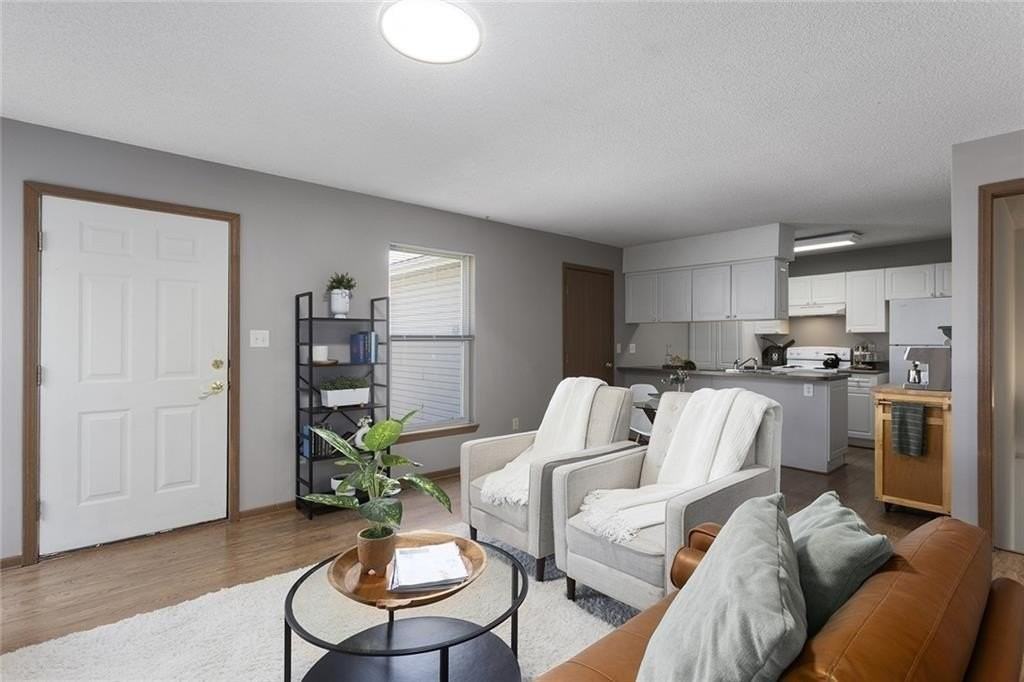 2902 Nw Mill Pl - Photo 4 of 12