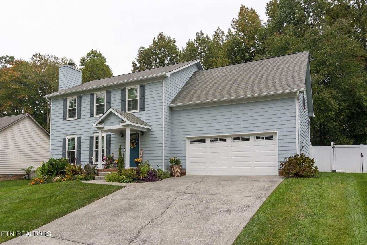 4623 Clairson Dr - Photo 2 of 33