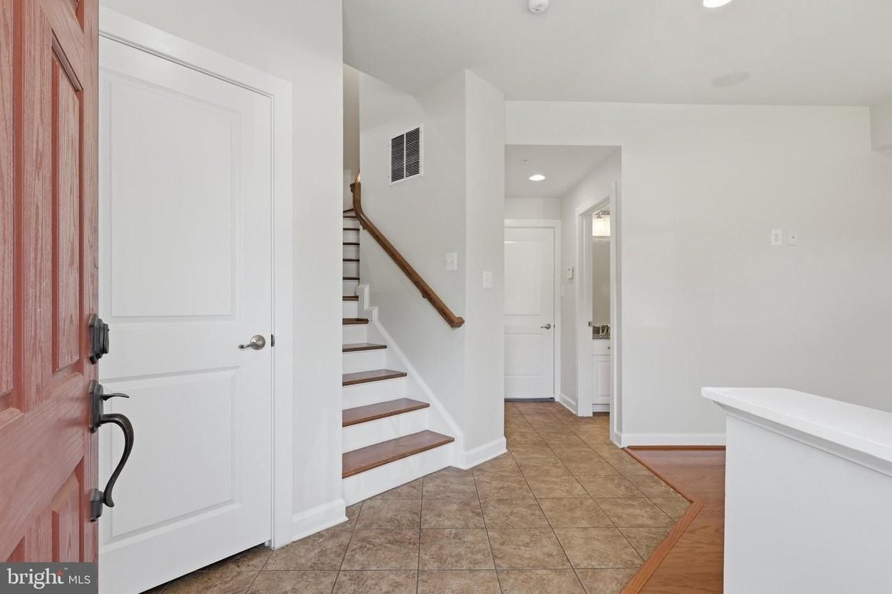 3589 Katherine Way - Photo 4 of 50