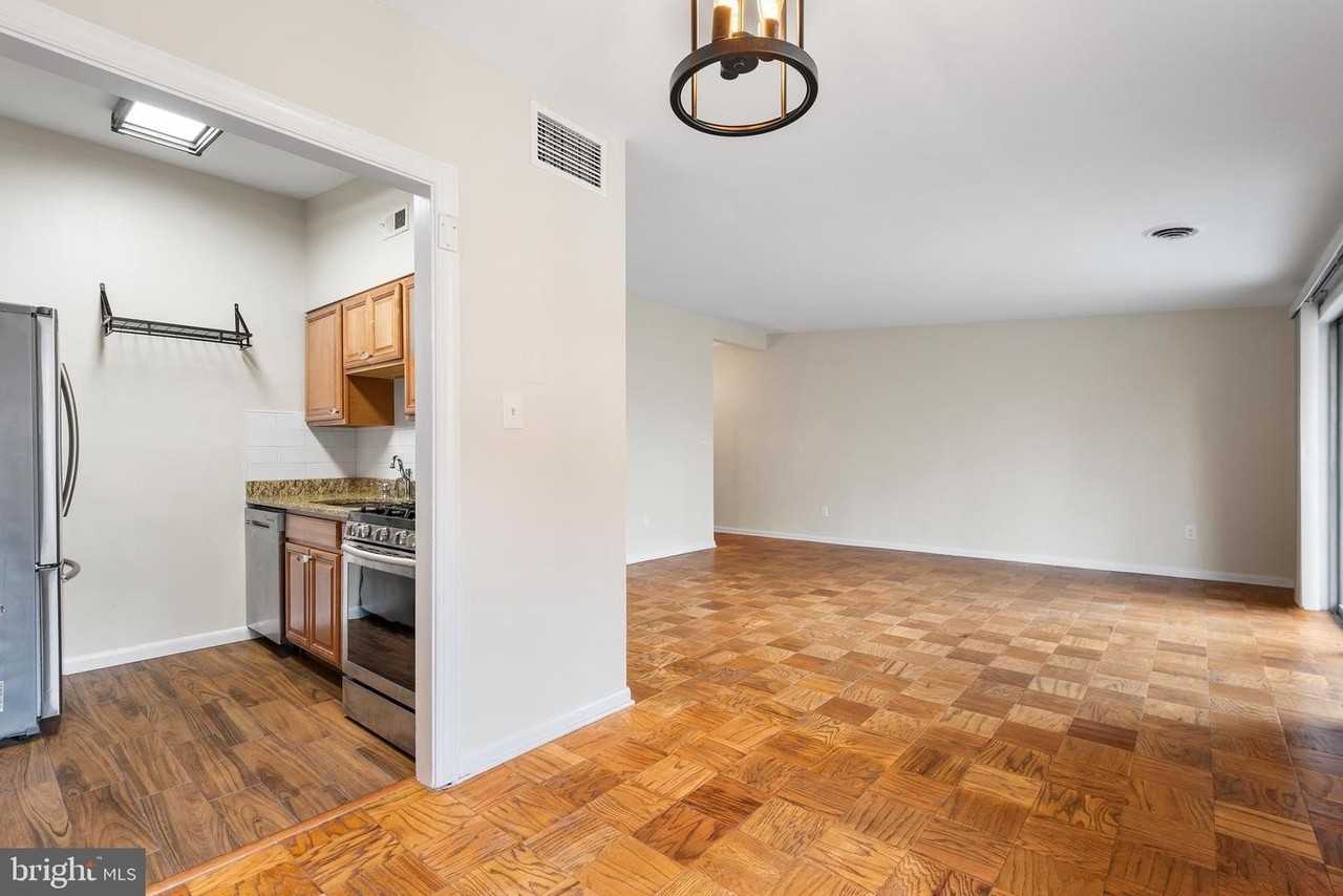 10428 Rockville Pike - Photo 6 of 18