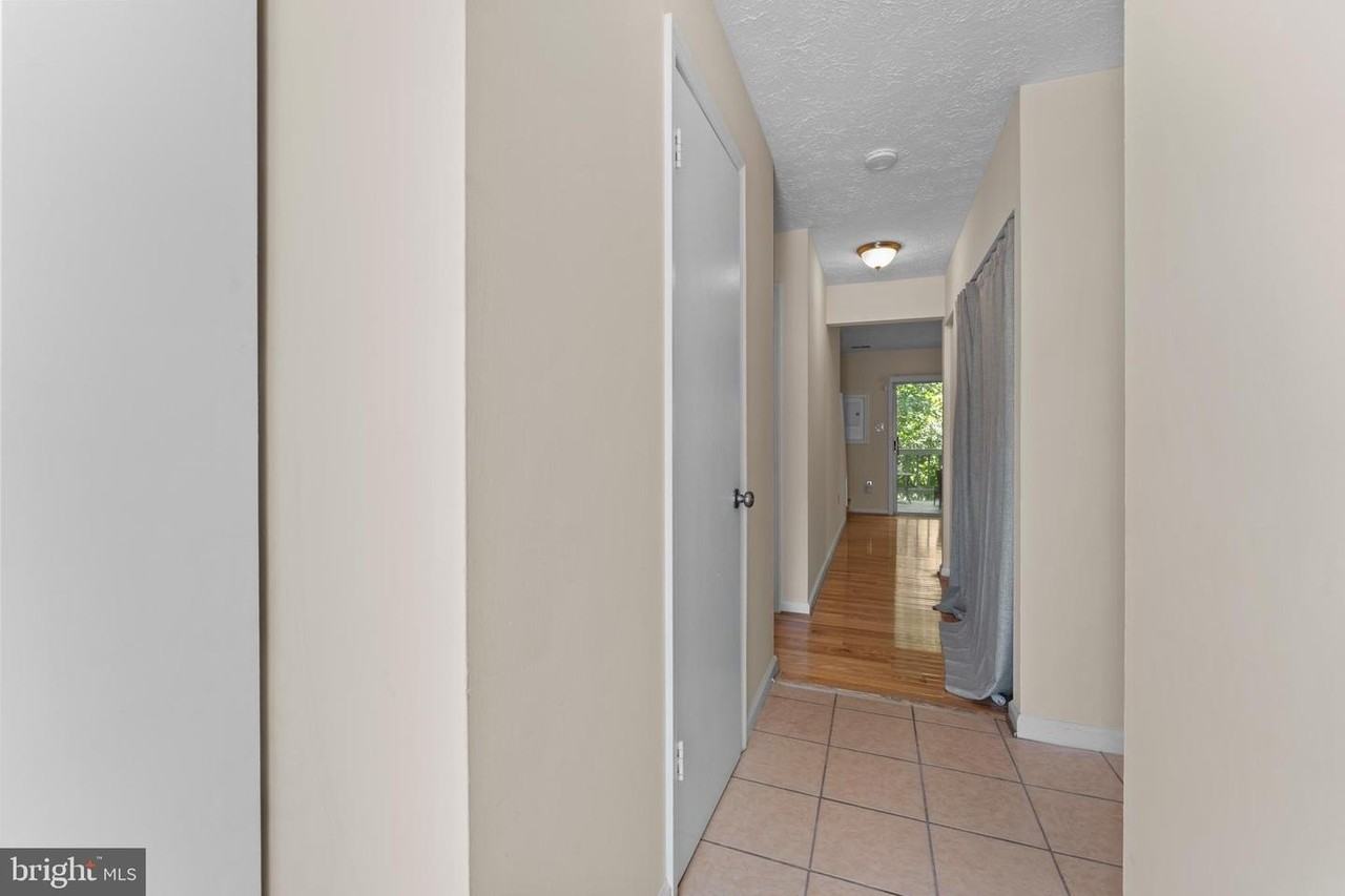 11417 Honeysuckle Ct - Photo 2 of 21