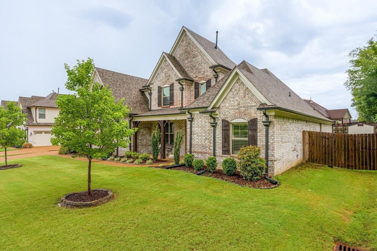 1217 Pilgrim Ridge Rd - Photo 2 of 33