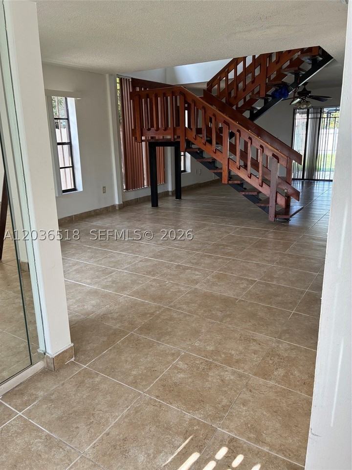 2441 Sw 111th Ave #2441 - Photo 3 of 19