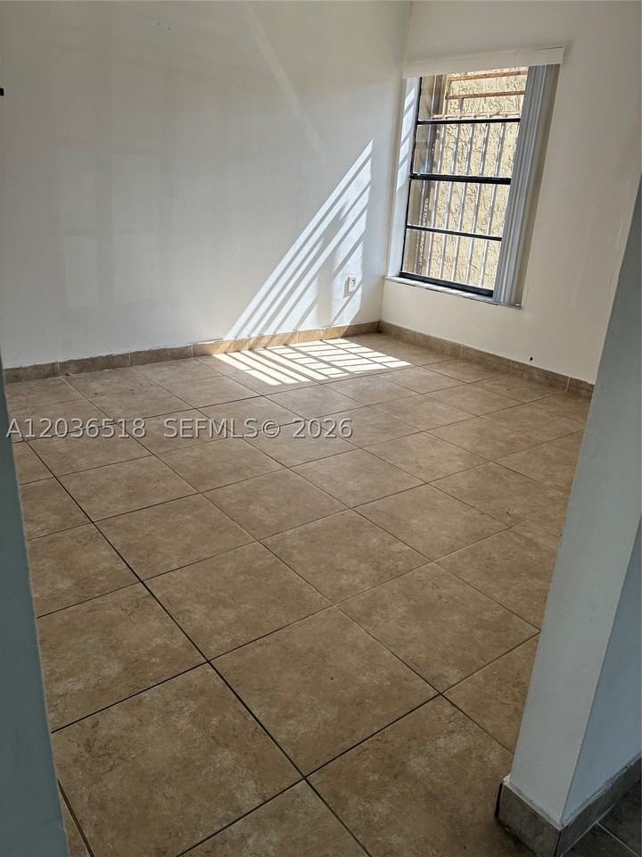 2441 Sw 111th Ave #2441 - Photo 7 of 19