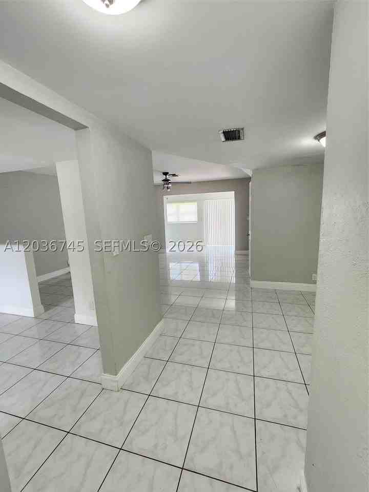 7966 Sw 7th Ct - Photo 6 of 36